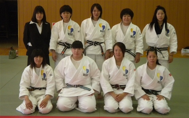 東日本国際大学】東北学生柔道優勝大会で男子団体が初優勝 ( がんばろう