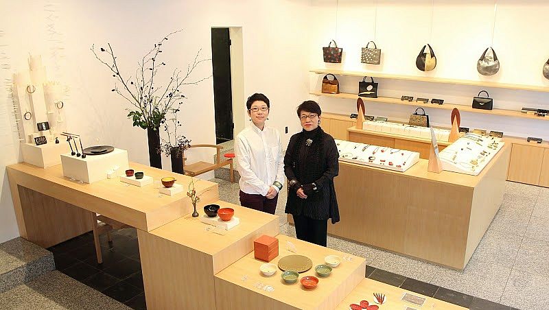 会津の小さなお店 坂本これくしょん 漆のアクセサリーと蒔絵のハンドバッグの製造と販売 会社データ ふくしまニュースリリース